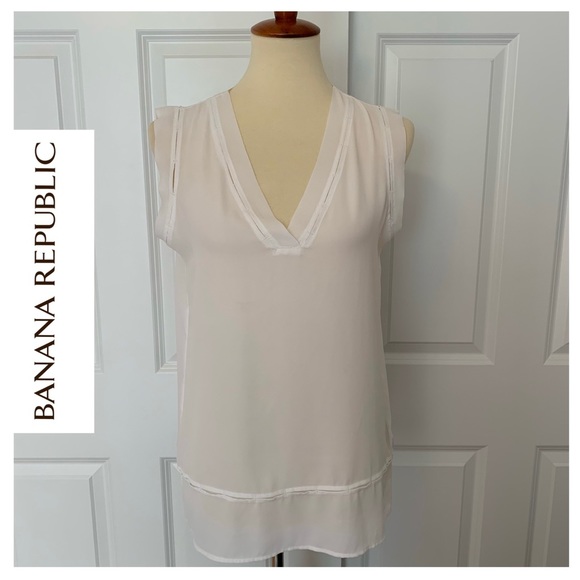 Banana Republic Tops - Banana Republic White V Neck Sleeveless Blouse